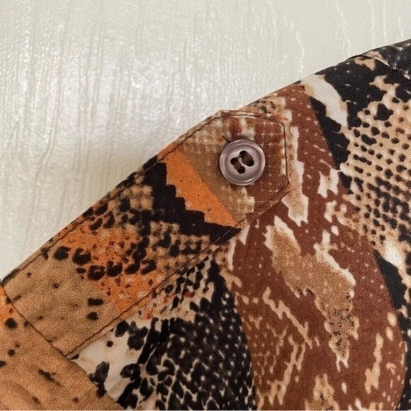 Bar lll Snake Pattern Button-Up Shirt Top Size XL - Picture 8 of 11
